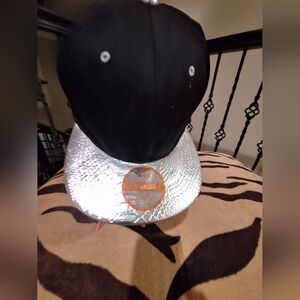 NWT-New League Faux SnakeSkin Silver Brim Adjustable Snapback Cap Hat with…